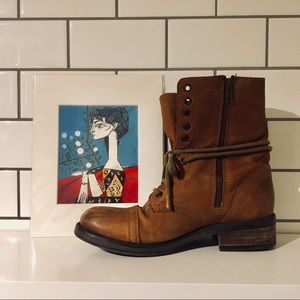 🍁Steve Madden Troopa Combat Boots